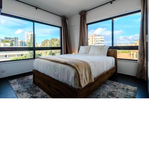 Chic City-Centre Stay With Stunning Views