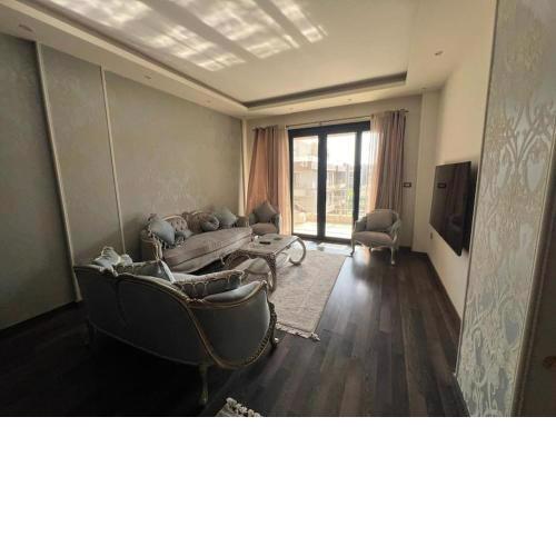 Chic City Stay in 4 bed Penthouse In Midtown Compound, AUC