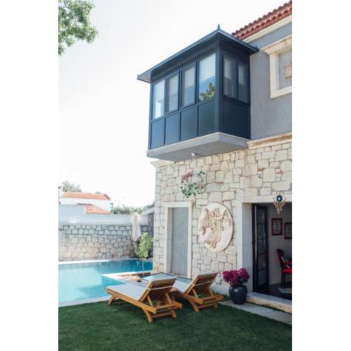 Chloe Boutique Hotel