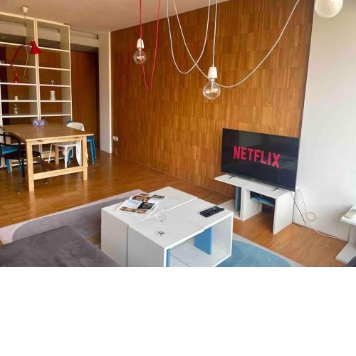 City Center 1BDR Suite with Garage and Balcony