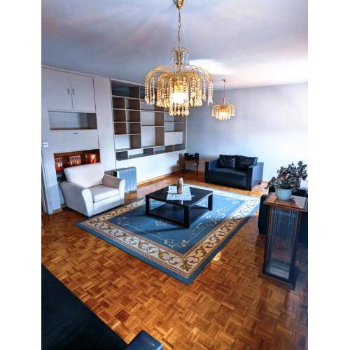 City center 3 bedroom apartment