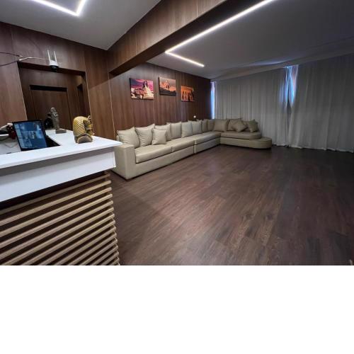 City Hotel