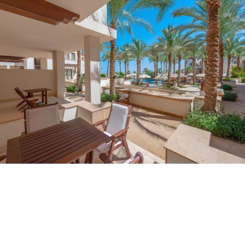Classy 1-Bedroom Apartment in Ancient Sands with Pool View