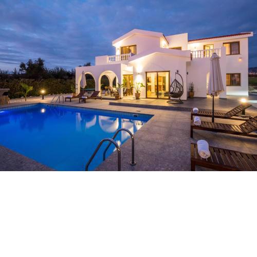 Cocoon Luxury Villa In Coral Bay-3 Min To Beach