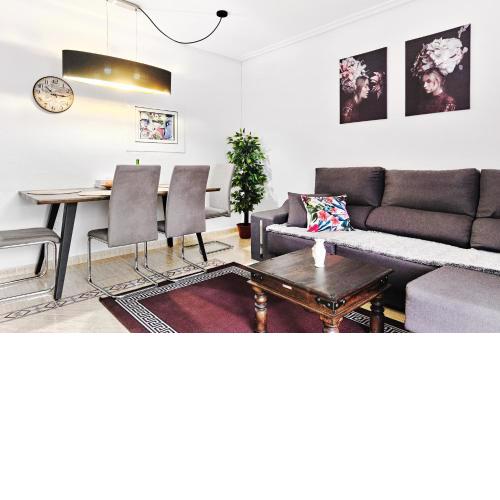 Аcogedor apartamento de dos dormitorios en torrevieja