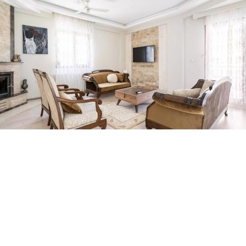Comfortable villa with garden in “Urla İskele”