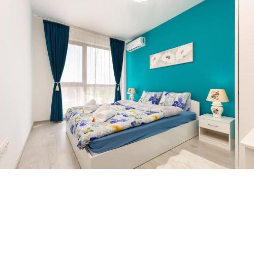 Comfy Apartment with Private Parking