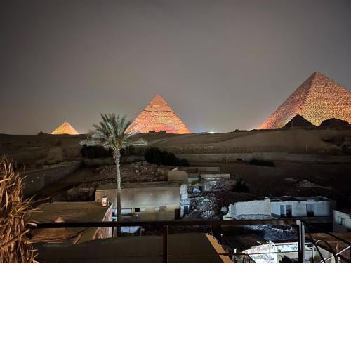 Commanda pyramids view