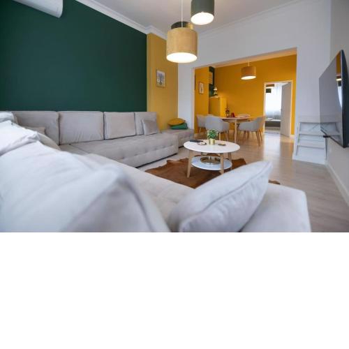 Contemporary vintage, 3BDR Grace sute