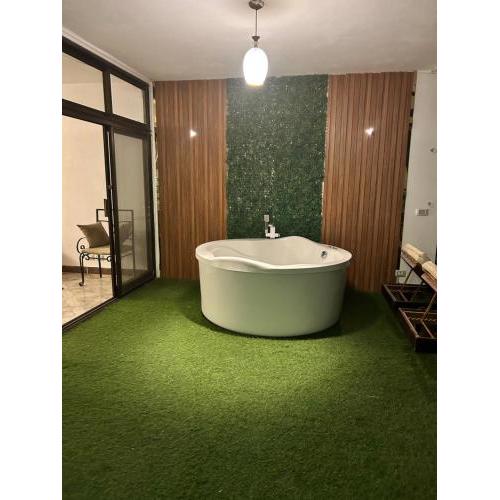 Cordoba Sea View Apartment with open air jacuzzi at Mastaba
