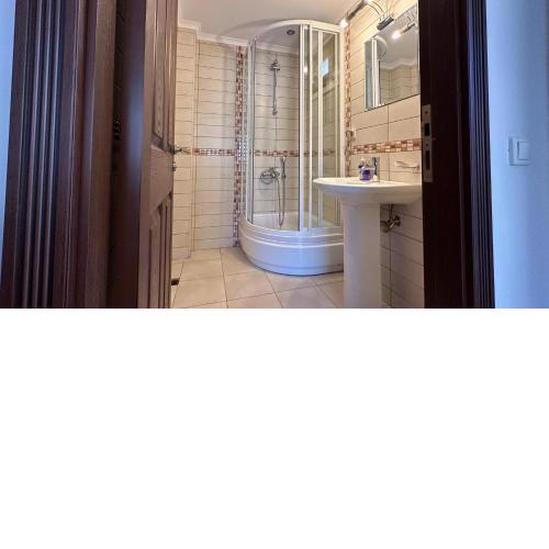 Corner Luxury Suit