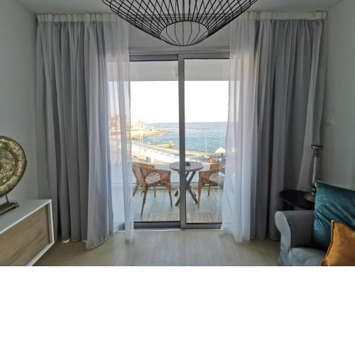 COSea Living: Seaside Two Bedroom Flat in Harbour 106