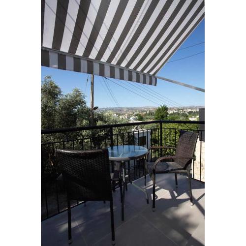 Costas Apartments
