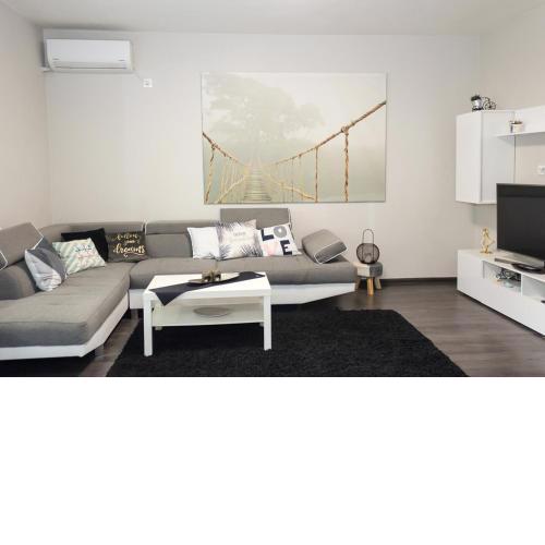 Cosy and modern 1BD flat near the city centre