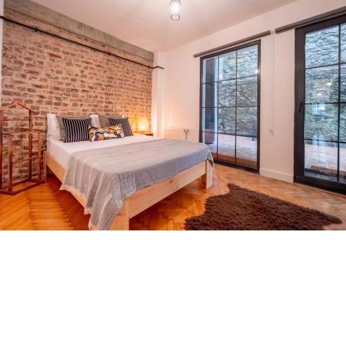 Cosy Apartment with Garden Balcony