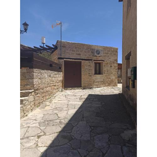 Cottage in Anogyra