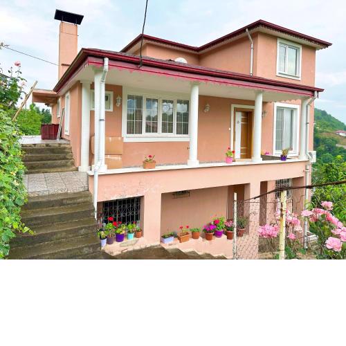 COUNTRY HOME