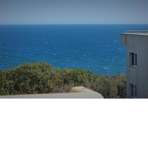 Cozy 1 bed with sea view & pool