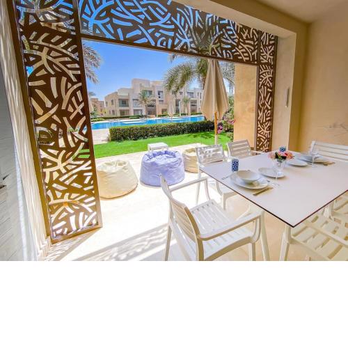 Cozy 1 Bedroom Ground Floor Apartment with Pool