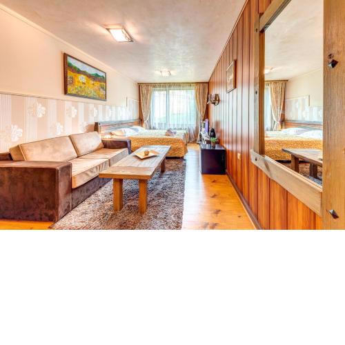 Cozy and Stylish Studio in Forest Glade