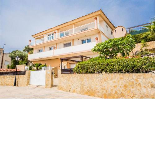 Cozy Apartment In Vinaròs With Wifi