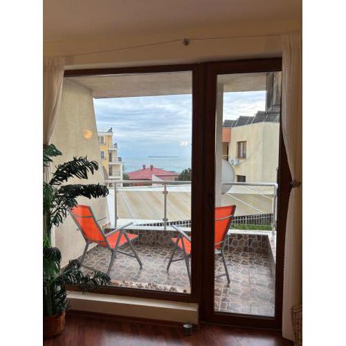 Cozy apartment with 2 bedrooms and sea view