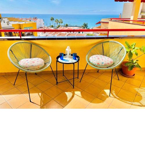 Cozy beachfront flat with pool & panoramic sea view terrace