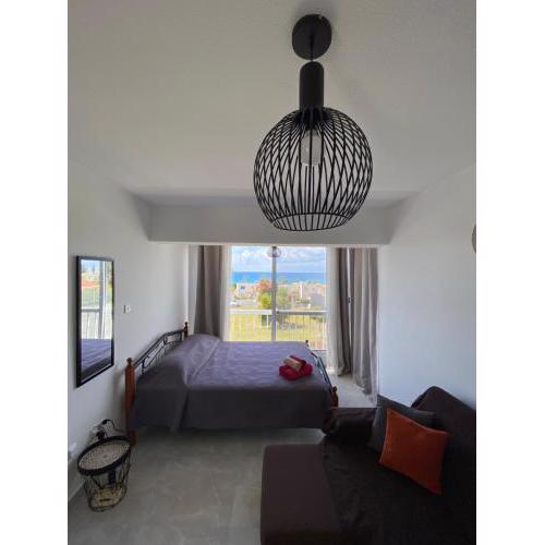 Cozy Coral Bay Studio by the sea