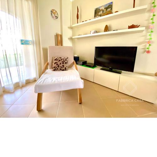 Cozy Family 3 BR apartment by the sea