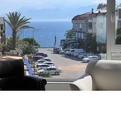 Cozy Flat with Seaview and Beach