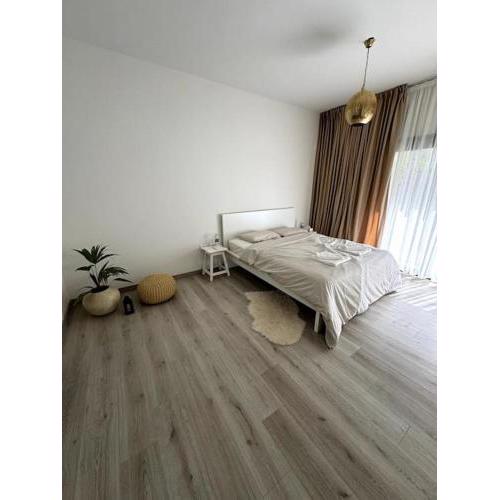 Cozy Garden Flat with Full Kitchen