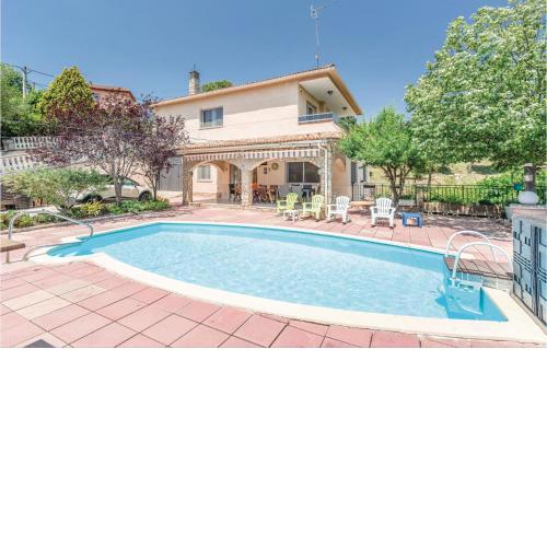 Cozy Home In Tordera With Jacuzzi