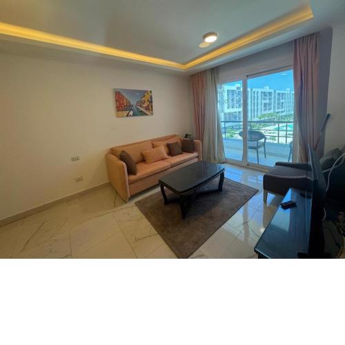 cozy one bedroom in a compound with beach access