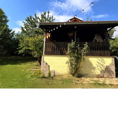 Cozy Quiet Retreat 70km from Sofia