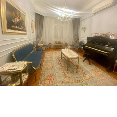 Cozy Room in Garden City for females
