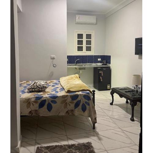 Cozy Studio on Sheraton Road near Metro Market