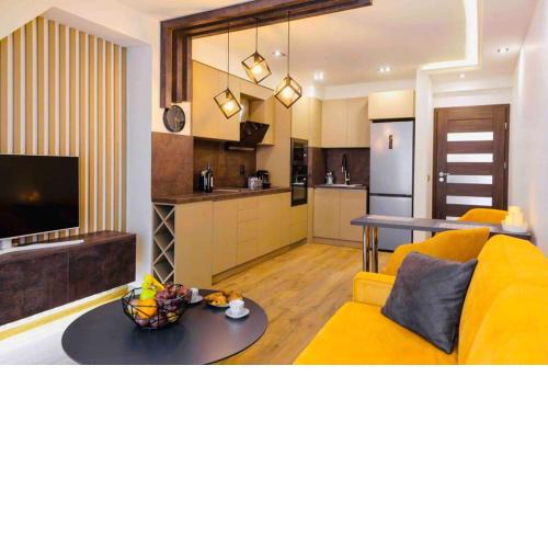 COZY,STYLISH,MODERN APT WITH TERRACE/TOP LOCATION