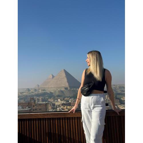 Crowne Pyramids view inn