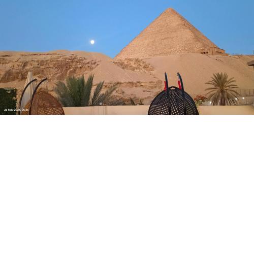 Crystal pyramid inn