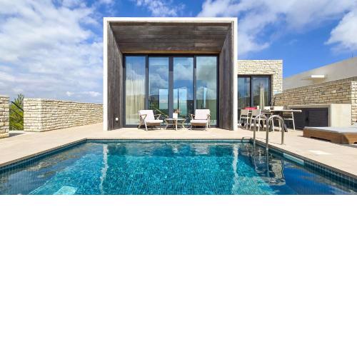 CSS Celestial Minthis Luxury Golf House