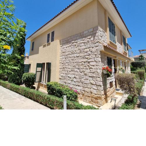 Cyprus Townhouse Queen Bed Pool Patio Air FreeP