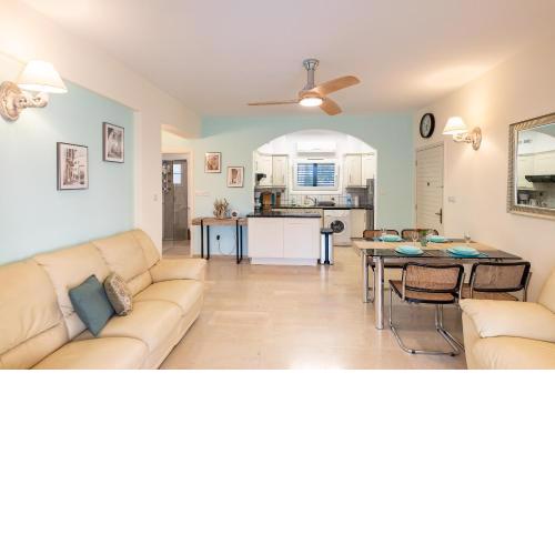 Dalia Seaside 2 Bedroom Apartment with Pool & Garden