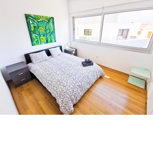 Daze Off Central Apartment, 300m to the Finikoudes Beach