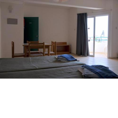 DebbieXenia Hotel Apartments Annex