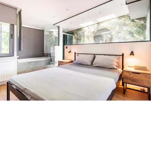 Decent apartment with a magnificent terrace , view