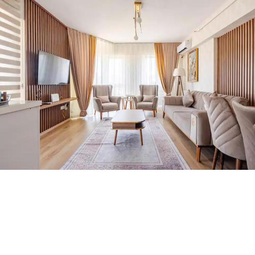 Deluxe King Suite MAI21