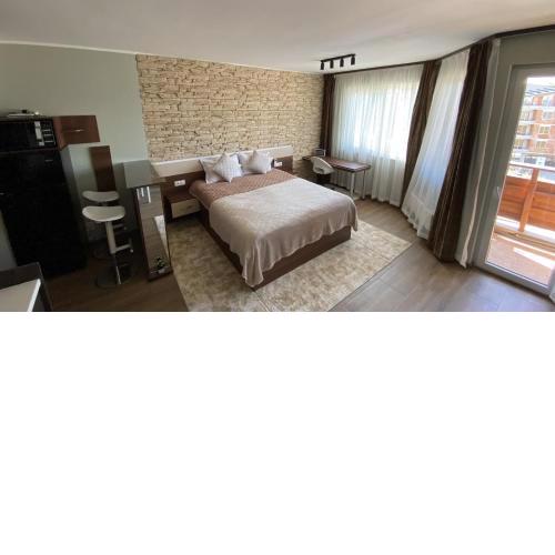 DeLuxe studio for two