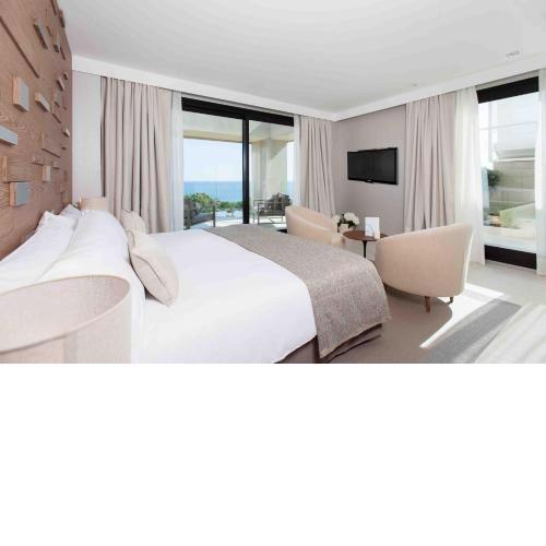Deluxe Villas by Don Carlos Resort
