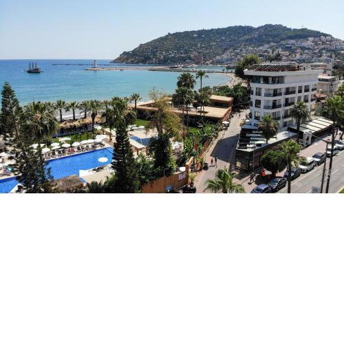 De'MANOR HOTEL ADULT ONLY