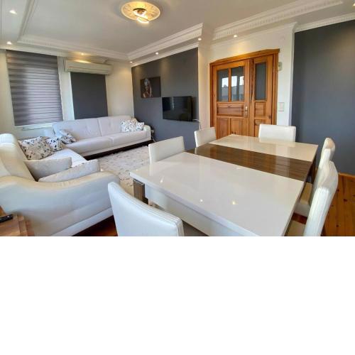 Denize 100 mt 2+1 merkezde daire